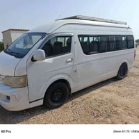 سياره جنبي عاليه ٢٠١٥ بسمي كافله عامه ماعدى هايه شويه وراء باب السايق ...