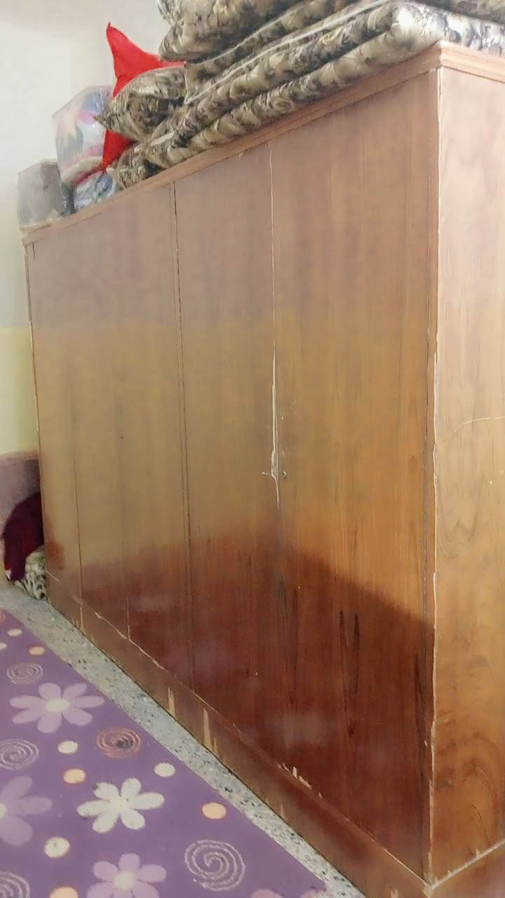 قنصور خمس ابواب للبيع قفل ١٠٠ للاستفسار الاتصال على الرقم ***********
