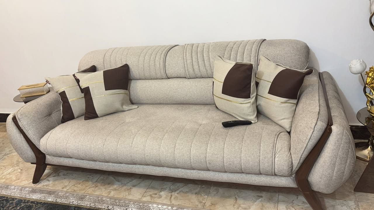 تخم عشر مقاعد جديد غير مستخدم بشرط الفحص تركي درجه اولى وياه اربع كوشات مغلفه بوجهه ثاني اريده بمليون و250 وبي مجال بسسسيط مكاني الفلوجه


**إذا كنت صاحب هذا الإعلان وتريد حذفه لأي سبب، رجاءا أرسل رسالة إلى الدعم الفني**