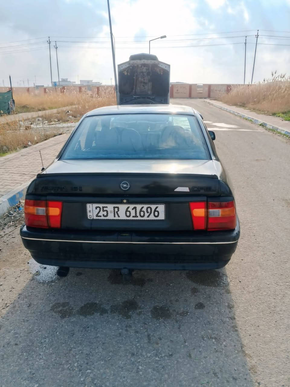 فكتره للبيع حجم 16 موديل 92 رقم دولي دفتر بانزين مصبوغه جماليه بدون ضرر السعر 36 وبي مجال قليل العنوان كركوك *********** رقم الهاتف
