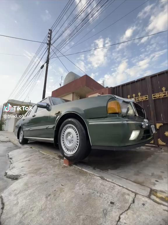 سلاو نیسان سدیک 2001                                                       سەیارەکە ئارمی سلیمانی بوە                                                    ئارمەکەی گم بوە من بەعلوج ئەیفرۆشم.                                بەشەرتی مالی مەدەنی و پارەی کەسی تیا نەبیت                       گیرومەکینەی بێعەیبەکامل عەشیای تەبریدی پیوەیەخازیئەوی   کامل کارەبای و گیج و کیلۆمەتر و حەماوەی مەزبوتە.                 تەقەورەقە جرکەی تیانیە ٤جام کارەبایە شاشە ئایپاتە                  ٤تایەو ویلی جوانی لەژیرە                                                        سەیارەکە دەعامی قورسی نیە ناوی نەگرتوە.                             سەقفی شوشەیە                                                                  ناو دەری زۆر جوانە                                                               تازە پلاک و رۆن و فیلپەمپم گۆریوە نۆزلەکانم تێست کردوە ئیستۆپ و کلاج و بریک و کامل گشتی مەزبوتە                         سعری 23گەلاو کەمیک معامەلە.                                       موشتەری نیت سەری خۆت و منیش مەیە شینە                         شوین شارەزوورـزەرایەن                                                         ***********
