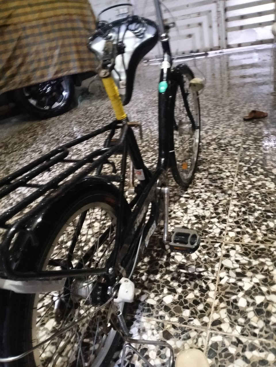 السلام عليكم بايسكل تكسي حجم 24 گير ياباني السعر 95 وبي مجال بغداد المشتل رقم الهاتف ***********
