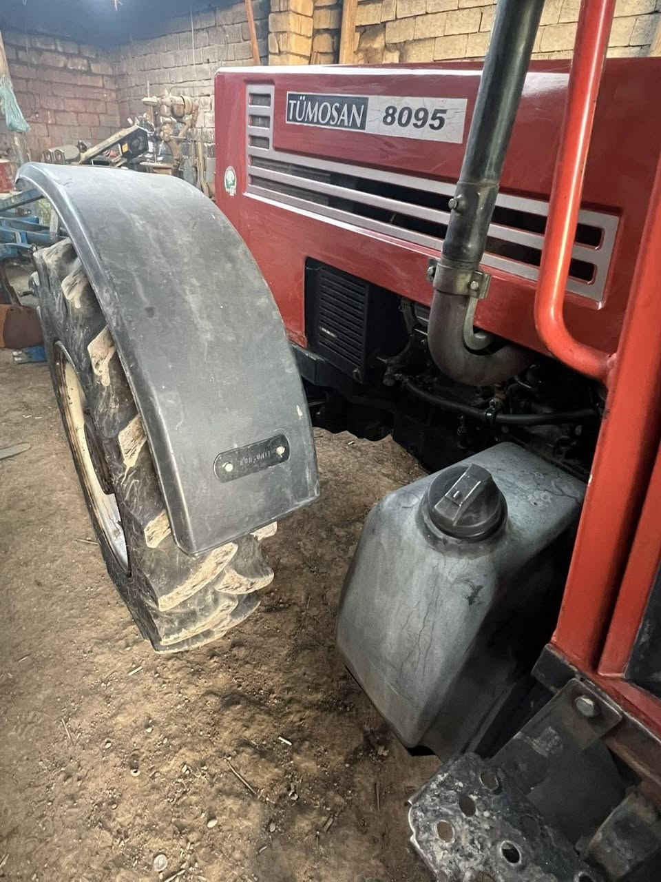 تۆمسان بۆفرۆشتن مۆدیل 2013هەموو گیانی بەشەرت تایەی تازە شۆێن چەمچەماڵ سعری 120کەمێ مەجال 
ژ.م ***********
