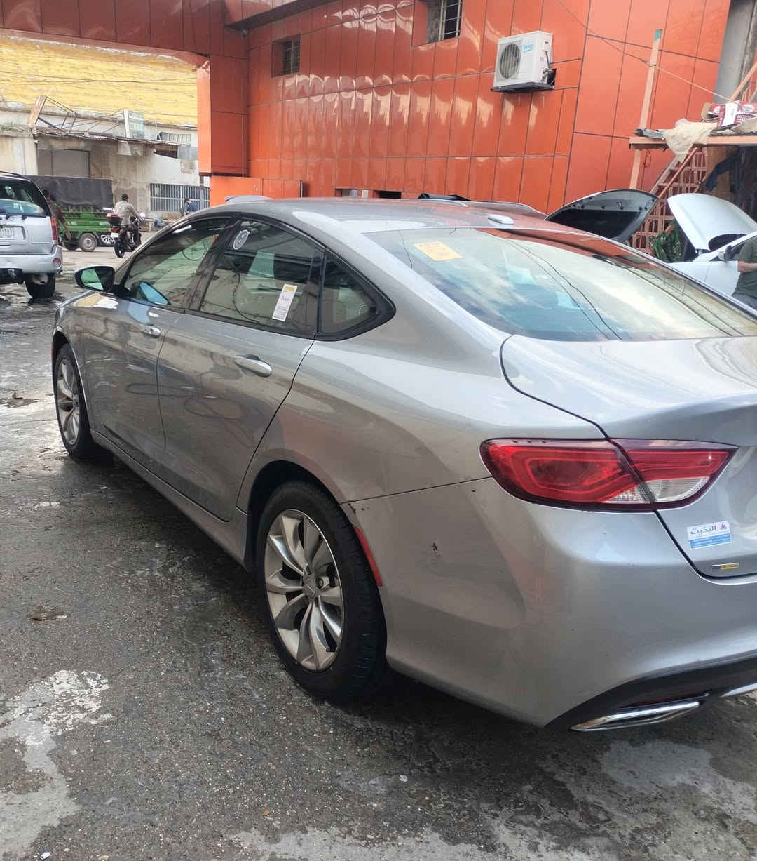 سلام عليكم 
للبيع.....
كرايسلر C200 فئةs
محرك V6  
كير 9 نمر ماوس
مراوح مبرمجه 95 وتنزل 
تبريد شغال قطعه وحده
شاشه صغيره 
حداديه جيدة عوزها فقط مشط ستيرن
رقم (ذي قار) سنويه منتهيه بأسم معوق

حادثها خلفي (3 قطع) بيها الجاملغ الامامي والخلفي الايمن مصبوغ  ومبدل قبق الصندوق 

مكان الناصرية مركز 

سعر 105$ وبيهال مجال
 
للستفسار واتساب ***********
