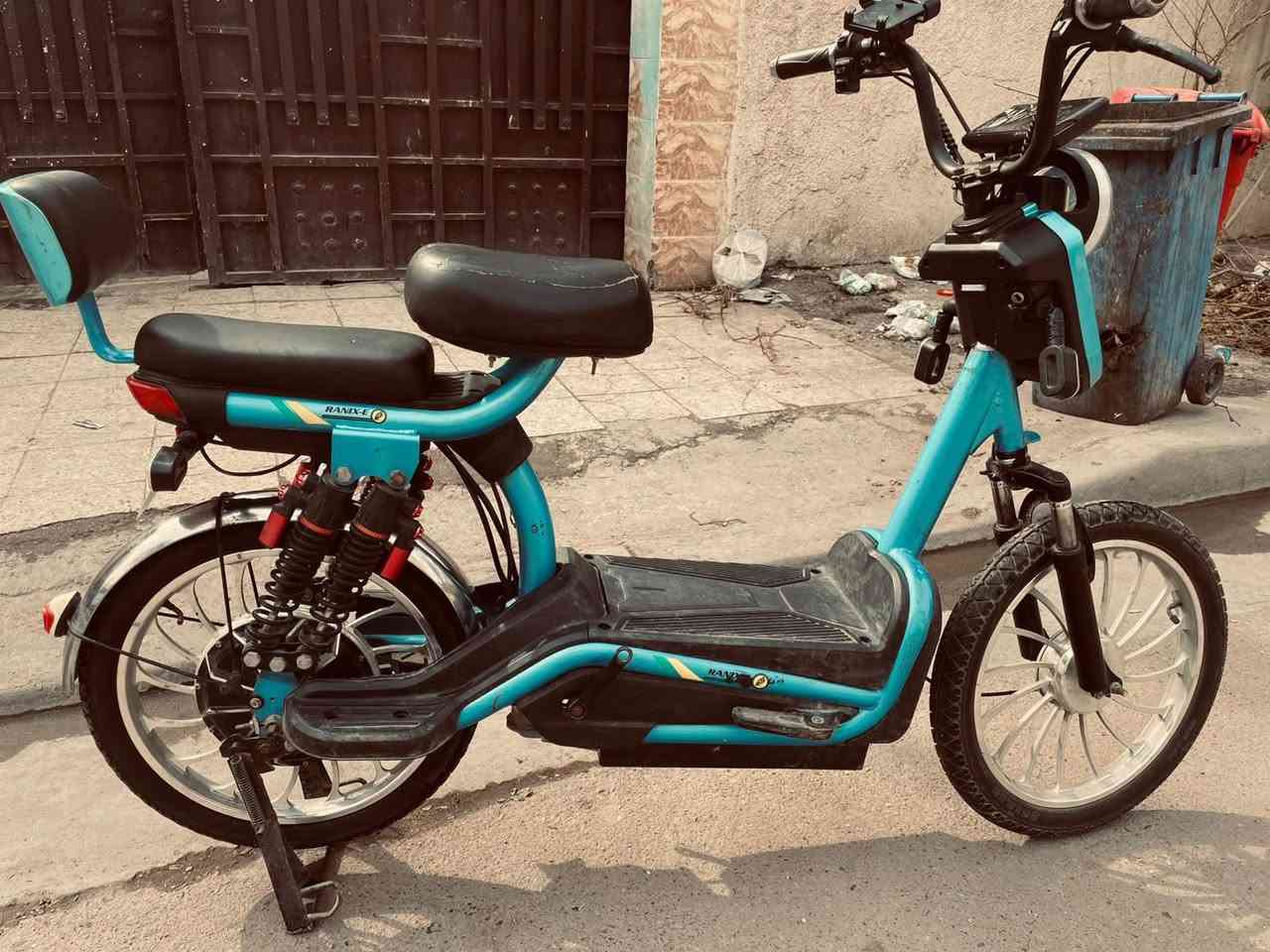 سلام عليكم  عيني درجه شحن حجم 20بدون بطاريات تاخذ 5بطاريات لاتعبي ولااتعبك سعرها125الف للتواصل ***********(تجيبلها بطاريات جداد ترجعلك شركه )
