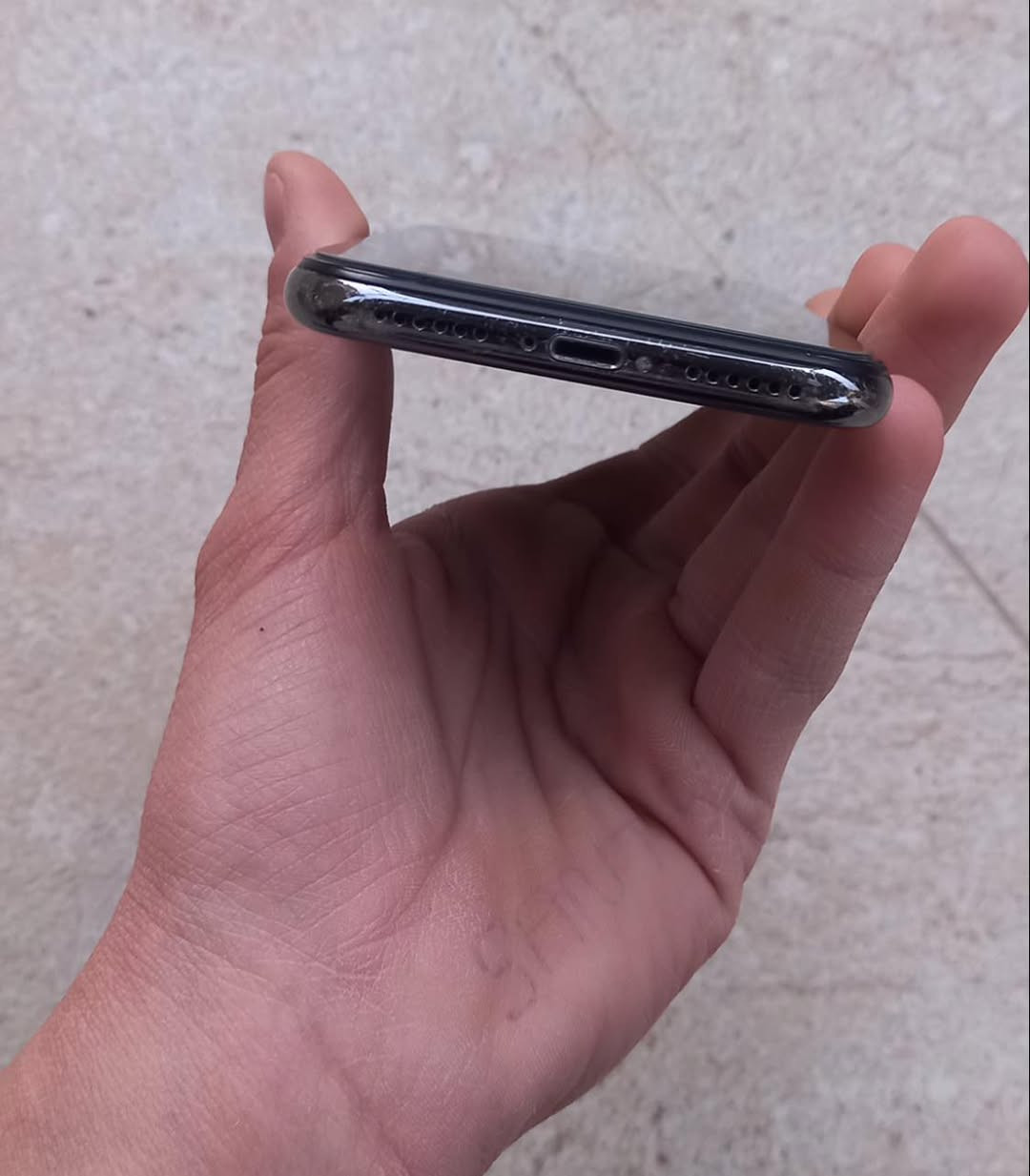 سلام عليكم
ایفون اکس عادی 
مبدل شاشه و بطاریه 
ذاکره ٦٤ 
بطاریه ٩٥ 
فيس ايدي شغال 
كامرات احترافي 
سيم كارت شغال 
اتصال شغال 
وايفاي شغال 
مراوس ب ١١ ونطي فرق 
مكاني كركوك رقم ***********
تحیاتی للجمیع 🖤
