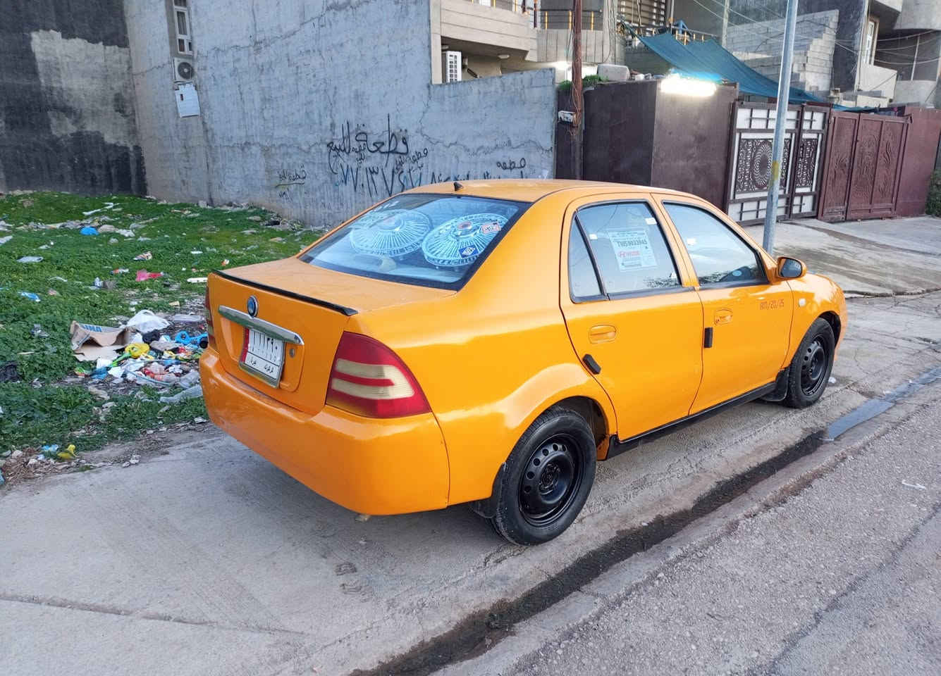 السلام عليكم جيلي سيكي موديل 2012 رقم كركوك الماني شرط الوكاله والتحويل بيه دفتر بانزين جازه ماناقصه كلوب البيع او تخم تاير جديد محرك كير صدر باتري عبوه بانزيز جديه السياره متعوب عليه  مراوسه حسب القناعه
السعر 28 وبيه مجال
العنوان كركوك 
رقم الهاتف ***********
