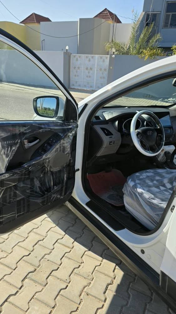 توكسان خليجي
موديل 2014 شكل 2015
*محرك 2000 دوش
* منظومة غاز
*دخول ذكي
*تشغيل ذكي بصمة
*تشغيل عن بعد
*قفل تلقائي عند الابتعاد
*لايت عدسة بيضاء زينون
*تحكمات ستيرن
*تبريد قطعتين
*اشاير مري
*سنوية جديدة بأسمي
*تحويل مباشر
*فقط اثر بطش واكع على صفحة الراكب
يتوفر فيديو تفصيلي للسيارة للطلب على الخاص او الواتساب0771,505,8762
المكان /النجف الاشرف
مجمع الاميرات السكني
للتواصل والاستفسار/***********/
السعر 140 وبيها مجال بسيط
+9647715058762 النجف, العراق
