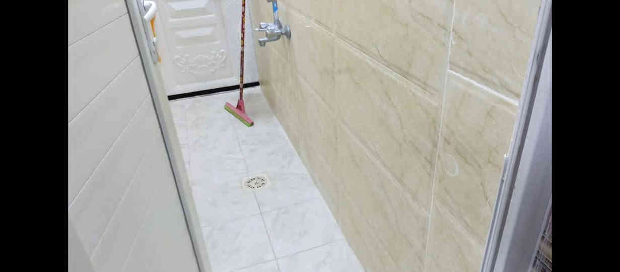 السلام عليكم بيت للبيع المساحه 80متر العنوان البلديات اليو ان شارع 30 يم حمودي ابو داطلي البيت واقع حال
السعر 25 وبيه مجال 
الرقم *********** 
الرقم الثاني *********** هذه بس واتساب
