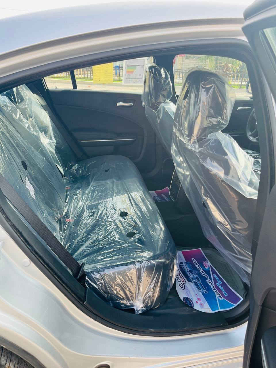 سلام عليكم
جارجر 2023 أصل بوليسي مكينة 5700 دخول جديد بأسمي بدون رقم تترقم اي محافظة الحادث تبديل جاملغ امامي + بنيد بدون دواخل الارباك ضارب مبدل دشبول .
سياره جديده ع وضع الشركه ما تصرف عليها ولا ألف / مكان السياره العماره
السعر : 215 وبيها مجال قليل 
للاستفسار الاتصال على/ ***********
