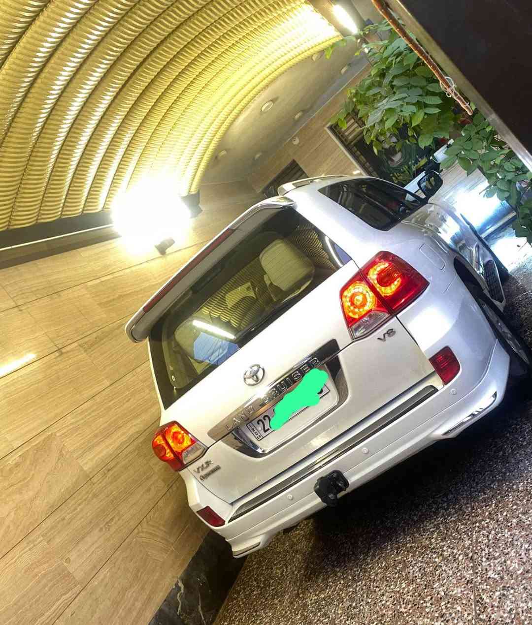 ﷽
لاندكروز ( 2013 ) فكساره VX.R

مواصفات :- فكساره - 8 سلندر - محرك 4600
كشنات كهرباء - كشنات تدفئه وتبريد - 4 بصمات
ماشيه (85) الف حقيقي
السياره جديده ومكفوله من كل شي 
مرقمه ( اربيل )
مكان السياره ( بغداد - الزعفرانيه )

***********
