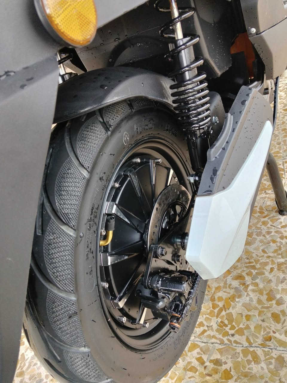 سلام عليكم
ماطور شحن مستخدم أقل 20يوم اخذتو ب 875

ابيعو 750جديد لوك بعدو سرعة 100مشحون مره وحده

***********

***********
