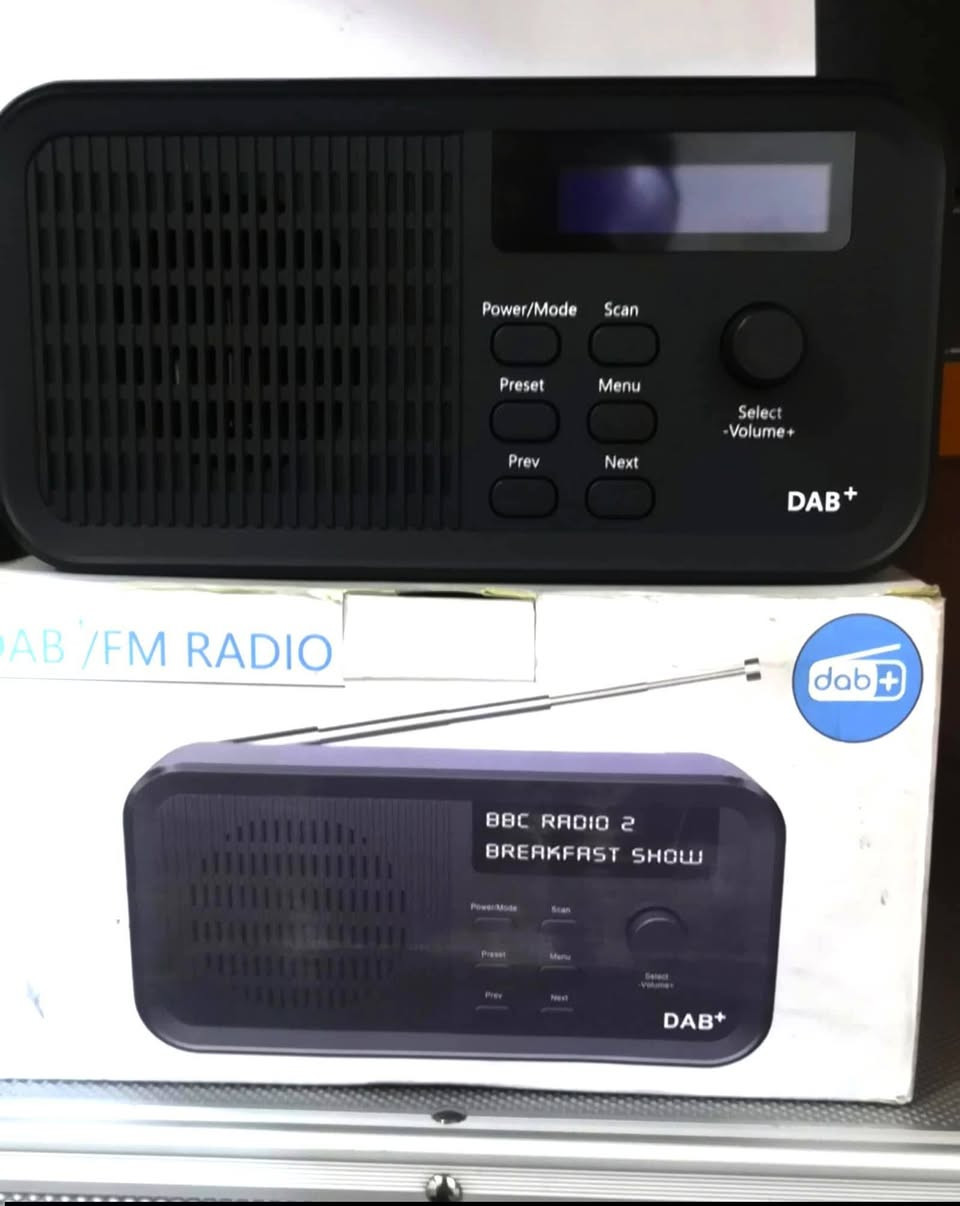 راديو انكليزي
موجة FM
موجة DAB
شحن
بطاريه ليثيوم قابل للشحن ٣.٧ فولت
منفذ شحن مايكرو USB
لوك جديد كارتون
السعر ٢٠ الف مع توصيل


**إذا كنت صاحب هذا الإعلان وتريد حذفه لأي سبب، رجاءا أرسل رسالة إلى الدعم الفني**