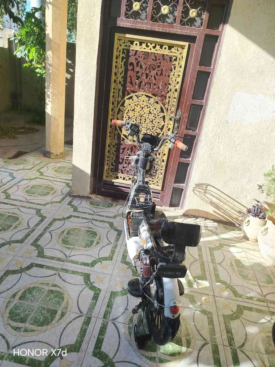 السلام عليكم ورحمة الله موطور شحن للبيع كهربائيات كلها شغالة بس عايزو باتريات للأستفسار خاص أو الرقم
***********
