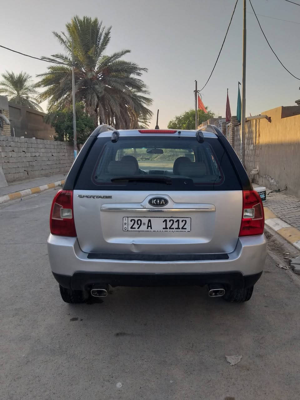 كيا سبورتج 2009 خليجي رقم واسط
 مميز بأسمي مكفوله 
 ( السيارة فول مواصفات خليجي )
فتحة سقف سلايت روف
مكينة 2000 
داخل بيجي وصاج
دسك امامي خلفي
بلاجكتور امامي 
 اي بي اس 
نظام حماية 
سويجات 2
*********** 
السعر 125 وبيها مجال
