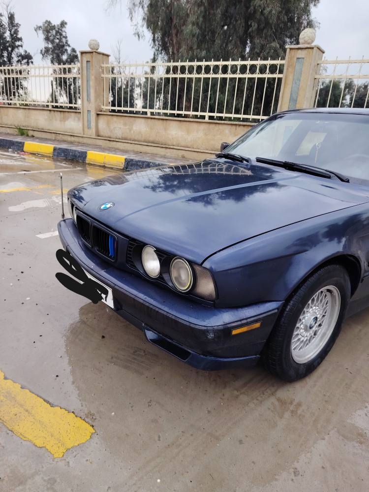 السلام عليكم
BMW للبيع
موديل 91
حجم 525i
محرك كير شرط
محرك كبس 
كير توماتيك
جامات 4 كهرب
السقف مطوز بس
تبريد ما يشتغل اعتقد كمبريسر
تتدفئه شغاله
شرط التحويل
هزا جديده
السعر 60 وبي مجال
***********
*********** موصل, نينوى
