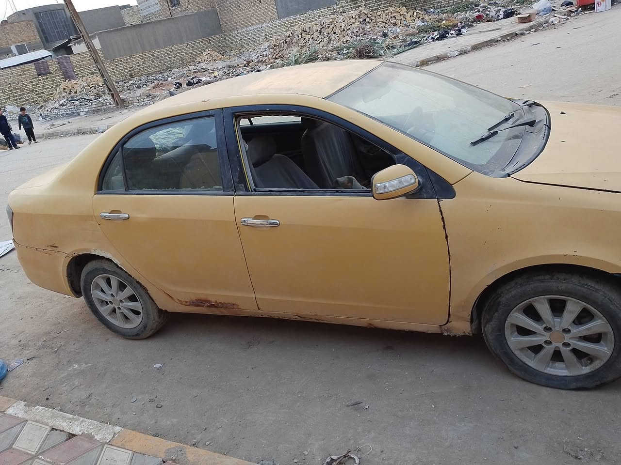 جيلي للبيع رقم بغداد تحويل بيه مامطلوبه سيارة حالين شغاله  تنباع كوم حديد سعر 18 ورقه مكان السيارة الحمزة الشرقي الي يحب يتواصل عل رقم ***********
