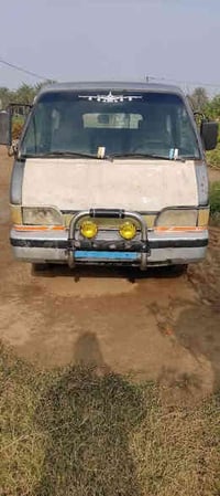 من رخصت المدير كيا بستا موديل 1993بسمي مصفره من هيه ومرور السياره البم...