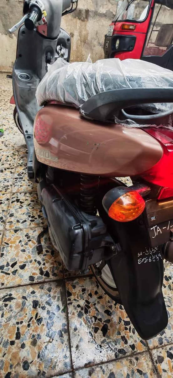 سلام عليكم دراجة فله ل بيع دراجه حلوه وصارله شهر نازله من الحاويه مكفوله دراجه مكينه خشمه مدينه الصدر *********** بغداد, العراق
