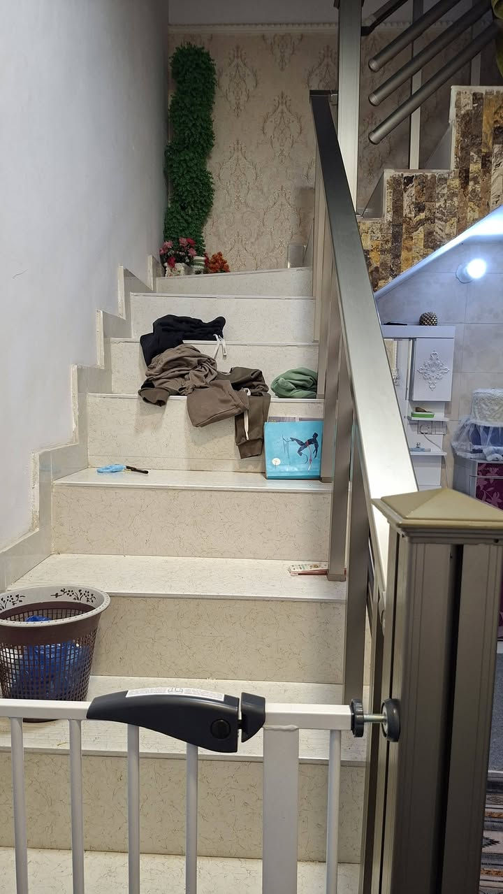 يالله توكلنا على الله يوجد بيت بالبستان بشارع بيت شيخ سلوم قريب الشارع الجديد مساحة البيت ١٠٠م طابقين يتكون من صاله وستقبال ومطبخ وغرفه جوه وصحيات والطابق الثاني غرفتين نوم البيت بناء حديث وجديد الاستفسار الاتصال
***********
***********
