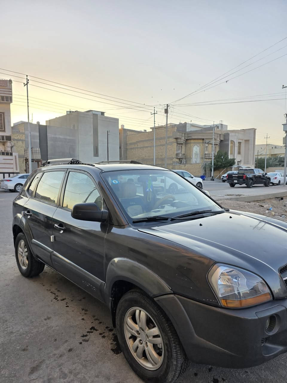 توسان خليجي مديل 2009 فول مواصفات فتحة رقم دولي مشروع وطني سنويه وهزه جديده شرط تحويل محرك 2000 دوش جديد كير كفاله حداديه عامة جديده تخم تاير جديد كهربائيات كلها شغالة سياره جديده توني شاد دوشمه جديده وشاشه ولايت زنون سياره جاهزه ما تصرف عليها شي كفاله من الضربه و التبديل و البارد فقط بيها صبغ حزام جماليه العنوان بصره السعر 90  هـ***********
