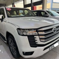 لاندكروزر • ٢٠٢٤ • ماشيه ٥١ الف