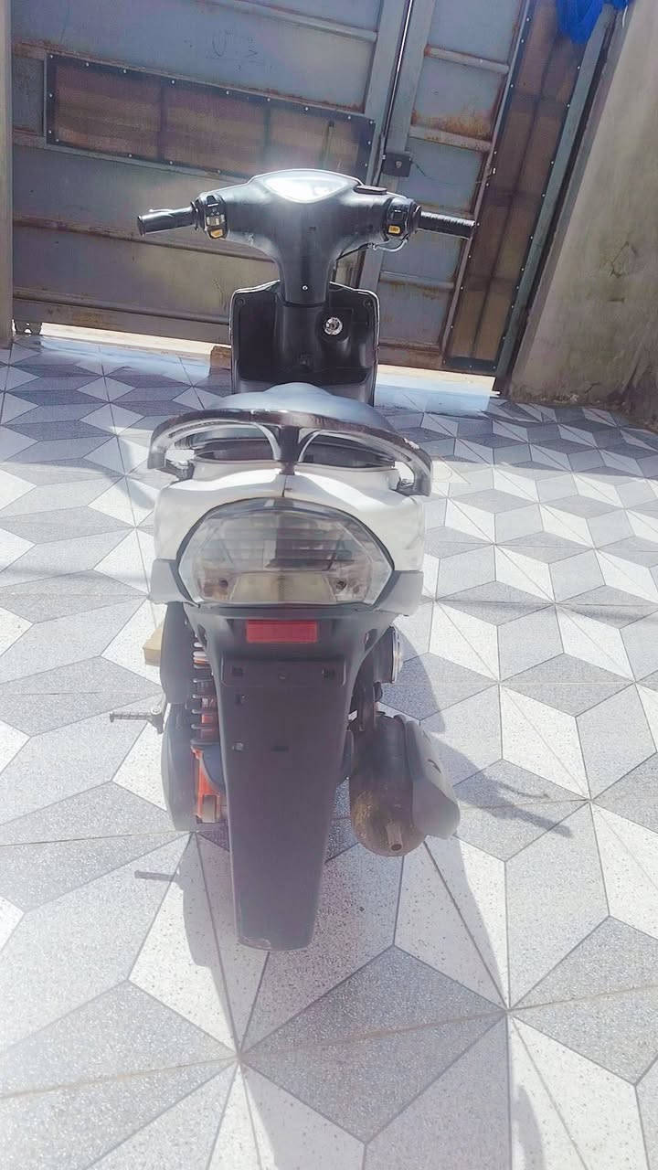 دراجه ماكس عدله سلف وهندر ماكينه مفتوحه اي نقص ما بيها كامله مكمله السعر 375 وبيها مجال الشرا يجي خاص رقمك *********** العنوان حله شارع 80

