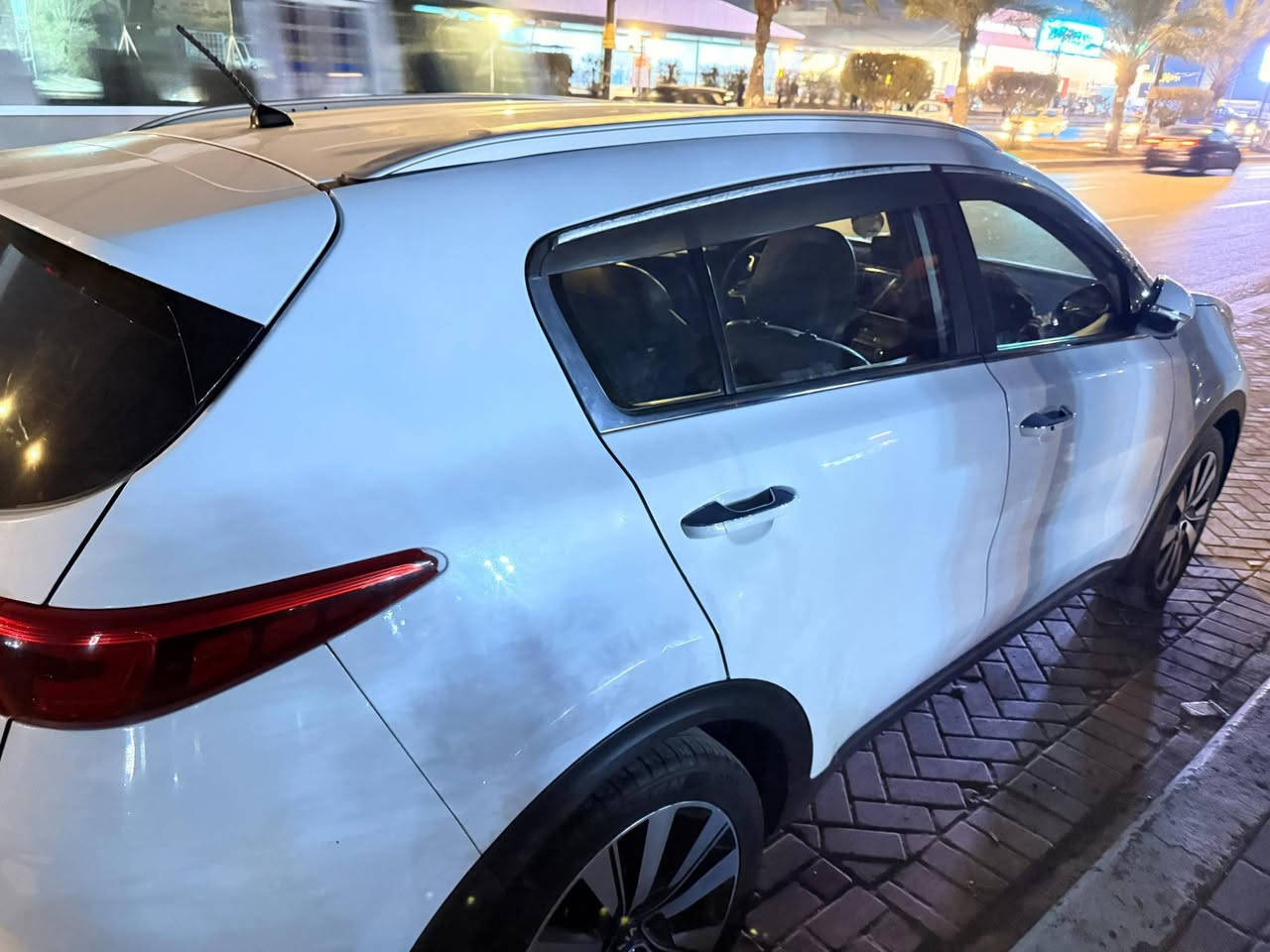 سبورتج 2018خليجي بصمةتشغيل وابواب ترحيب زراك لايت كفالة صبغ وتبديل بارد شي  بسيط رقم سليمانية سنوية بأسمي ماشية124الف كيلو السعر175ورقة  السيارة بغداد رصافه***********
