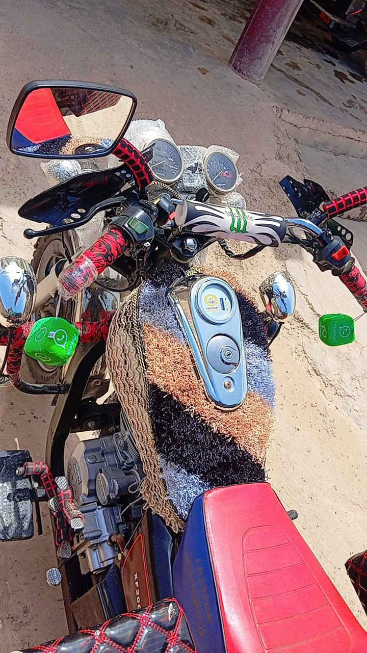 سلام عليكم ستوتة ام طير جمره لبيع رقم***********مؤديل21محرك23 أوراق كاملة ؤبليتهه بيهه نضافه فؤل شخط ما بيهه قطرت صبغ ما بيهه قطرت لحيم ما بيهه تخم تايرات جديد كله شقال سلف اشاير بكلايتات دشبؤل ما بيهه برقي نقص مدؤشمه ؤكامله مكان ديالى حمرين انتصل ؤتدلل 💯🩵
