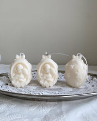 شمع بيض • ملون • حجز اسبوع