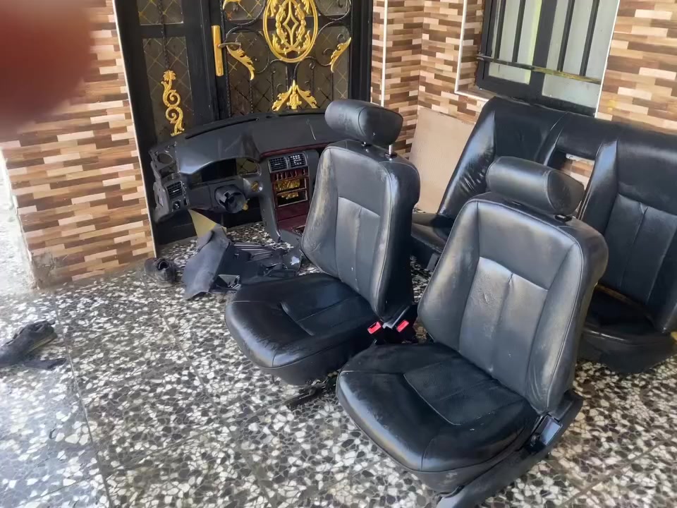 ً للبيع كشنات ودشبول  مرسيدس ام عيو


**إذا كنت صاحب هذا الإعلان وتريد حذفه لأي سبب، رجاءا أرسل رسالة إلى الدعم الفني**