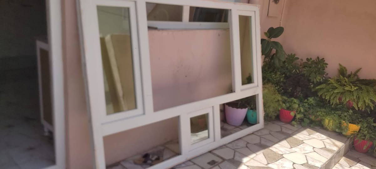 شباك جديدللبيع مع الجام مضلل العرض مترين اوعشرين الأرتفاع متراونص اتصل ***********
