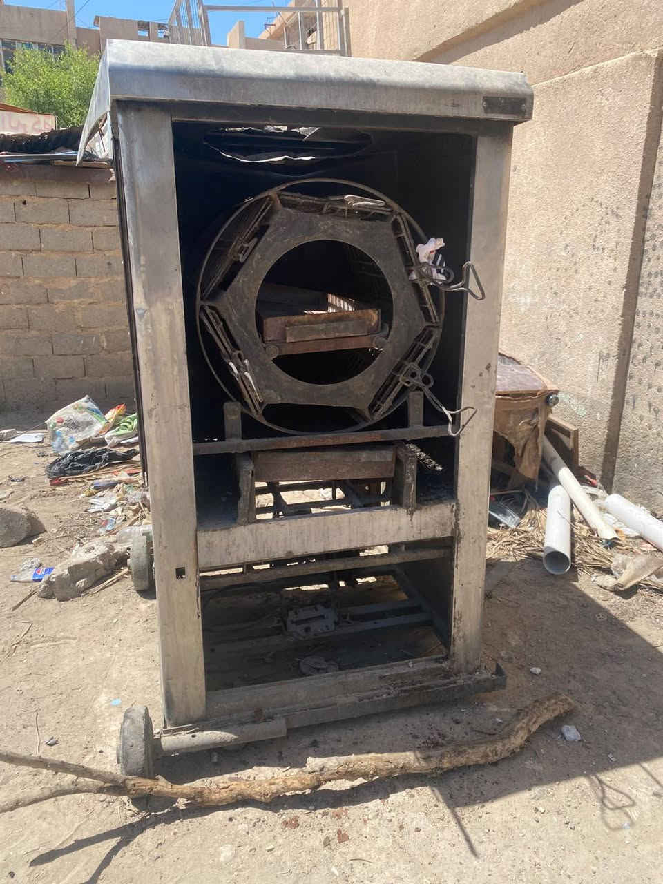 كاشوايه دجاج فحم وغاز اشتريتها 500 الف ماشغلتها ابيعها بنص السعر للمواكب وخدام الحسين  مكانها مجمع حطين 
***********
