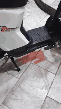 سلام عليكم دراجه شحن للبيع اربع بطاريات دبل كبار مواصفات هواي شوصف النضافه كبالك السعر 390وبيه مجال شكد ما تريد انزلك كلشي ما بيه جديد الواتساب ***********
