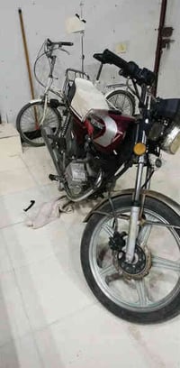 ايراني سيفان موديل 21 نقوصاتها بسيطه الجبنه طاكه و الستاند نص بس هذني ...