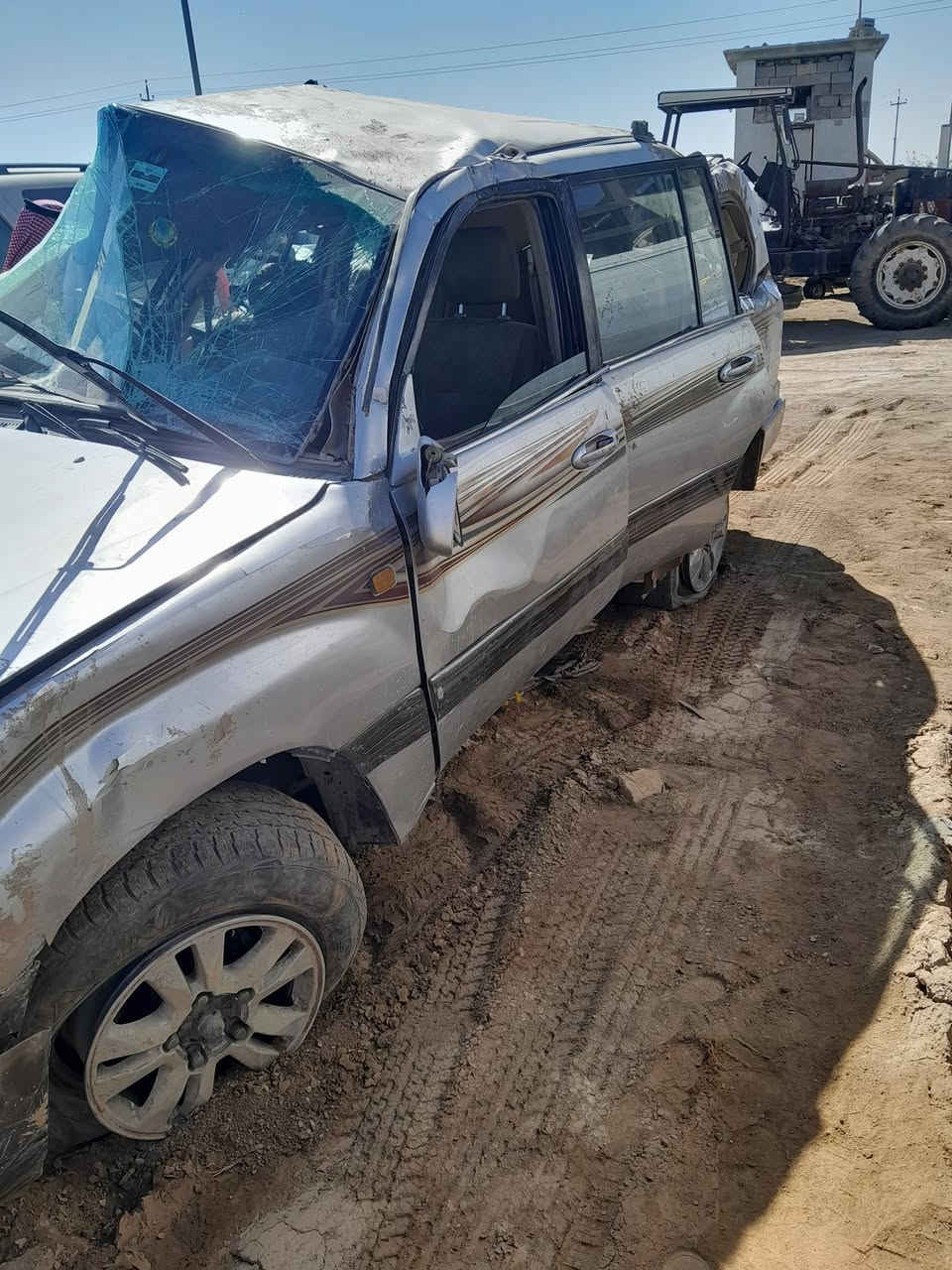 سلام عليكم لاند كروز 2002 للبيع سياره كوم حديد مثل ماتشوف بعينك مكان السيارة واسط قضاء الموفقيه اللي يستفسر عن سعرها هذا رقمي ***********
