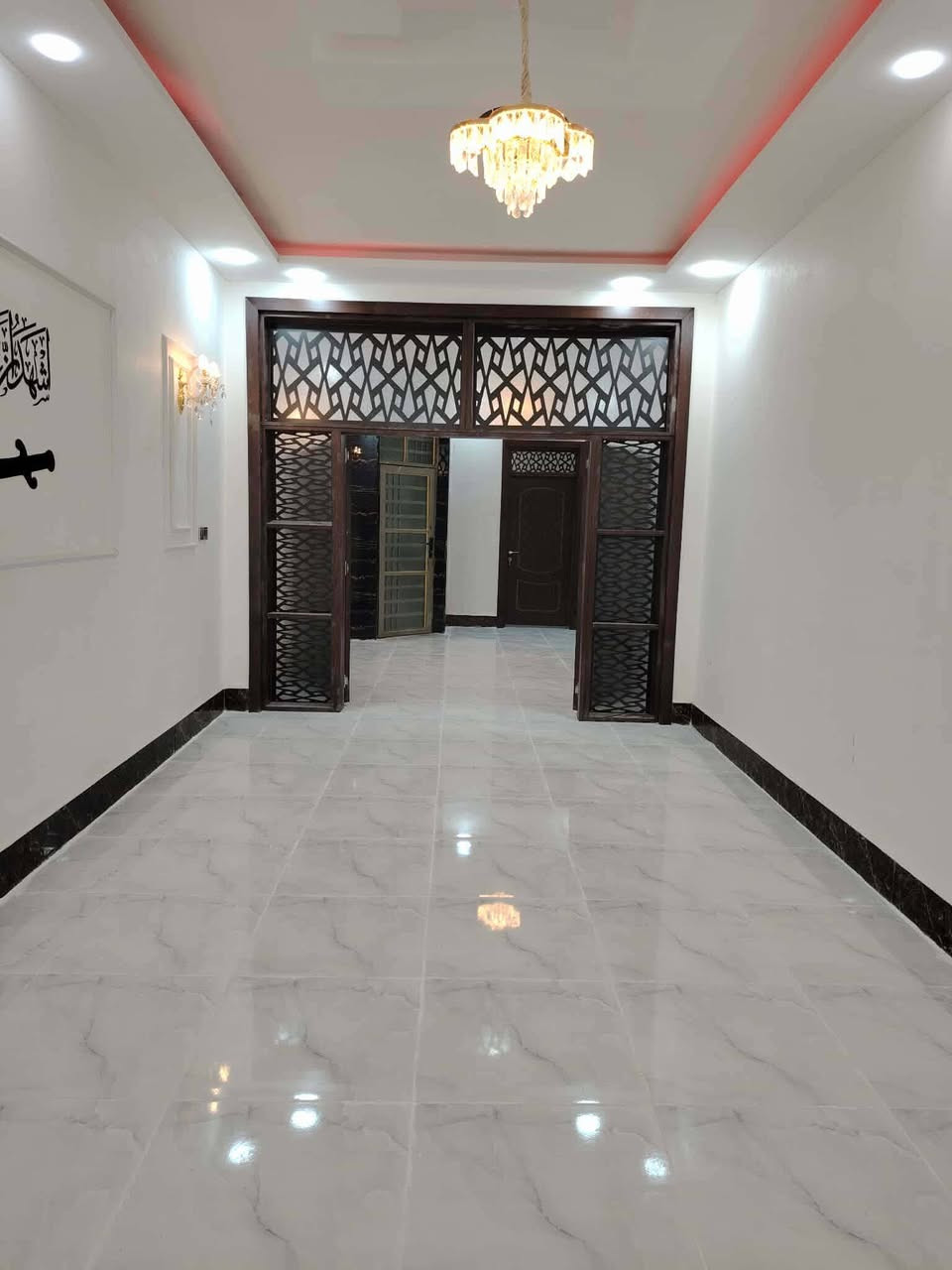 150 متر للبيع غرفتين طابو زراعي سند 25 قرار محكمه مرقم ومشمول بالتطويب
بسعر 58 وبي مجال
عنوان البيت نجف مقابل ملحق قرية الغدير
للاستفسار اتصل على ***********أو مراسله واتساب
