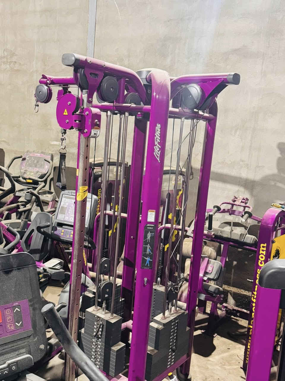 متوفر جنكل ثماني لايف فتنس  اصلي جديد حاوية
***********
