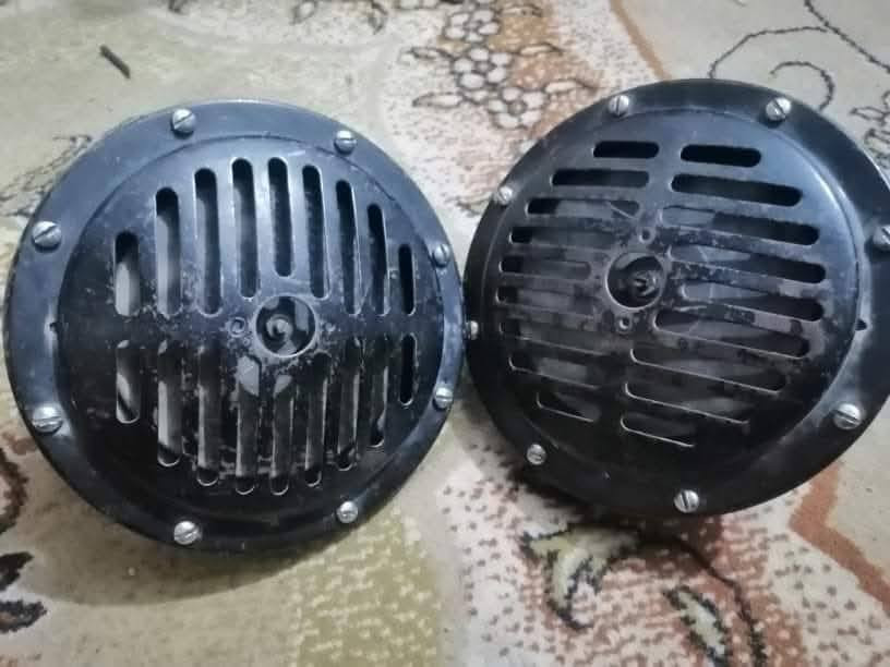 السلام عليكم 

هورنات بوش علمين للبيع 

 شرط شمعهن فتحته بيدي 

رتبت اقراصهن بس ولباقي

 بعده شركه دكه شرط ثلجيه 

مكاني النجف الاشرف السعر 350وبيهن مجال 

*********** ورجاء الما يعجبه السعر لا يضل يحجي وحده المايعرفهن لا يحجي ويسوي روحه ابو عليه
