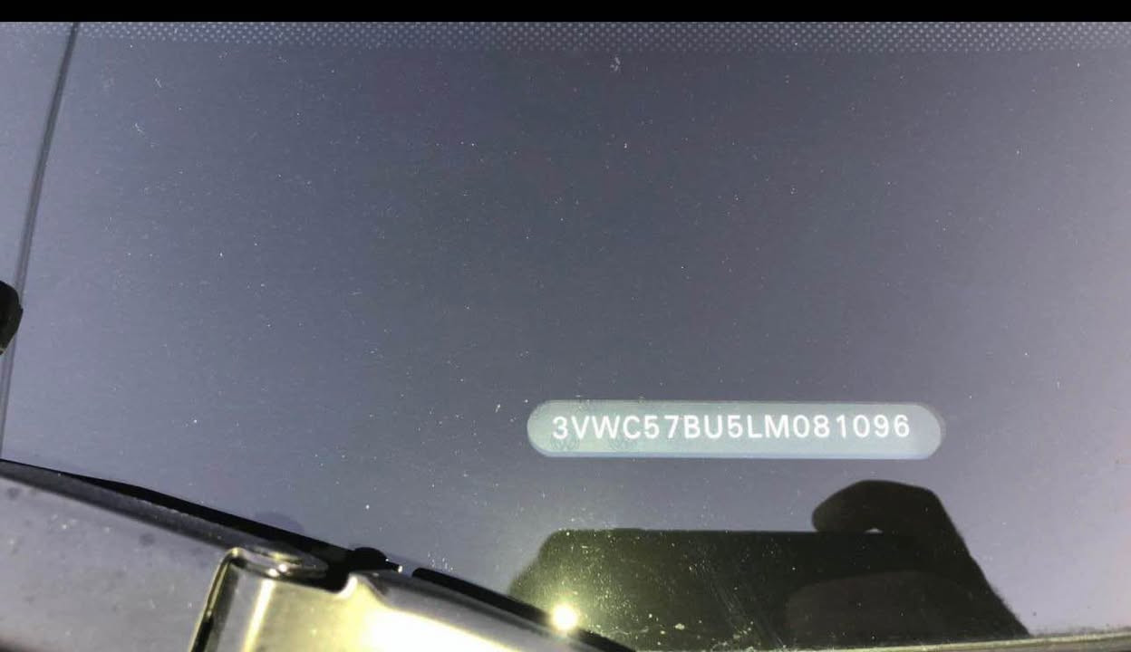 جیتا مۆدێل 2020
فول مواسەفات Se
81 هزار ميل 
دوو قطعة سبغ 
بێ ناوگرتن بێ ئێرباگ 
برێک ئۆتۆ بەسمە و رادار 
کوشین هیتەر و جلد و سلایت و بانوراما
خاصية الدخول من دون مفتاح (Keyless Entry)
تحكم بالمرايا الجانبية والكهرباء للمرايا والأبواب 
نظام كاميرا خلفية (Rear View Camera
مرايا جانبية كهربائية ومدفّأة بلون الهيكل.
جنوط ألمنيوم مقاس 16 إنش.
نوافذ كهربائية أمامية وخلفية.

سنوي جديد
كواشي جديد

***********  كورك واتس اب دهوك, العراق
