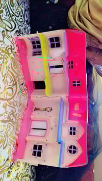 أثاث أطفال • نص التمن