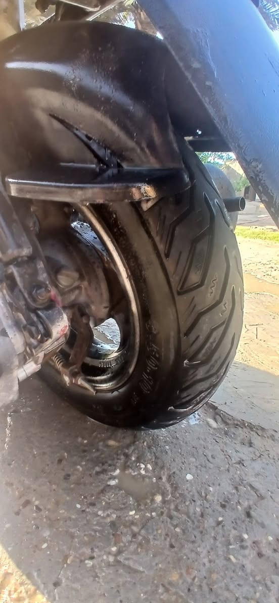 السلام عليكم
ماكس 140 نقصهة كفرات 
كهربايات كاملة عوزهن باتري مكينة تخبل خرسة 
سعرها من الاخير 150قفل
تخم تاير جديد


**إذا كنت صاحب هذا الإعلان وتريد حذفه لأي سبب، رجاءا أرسل رسالة إلى الدعم الفني**