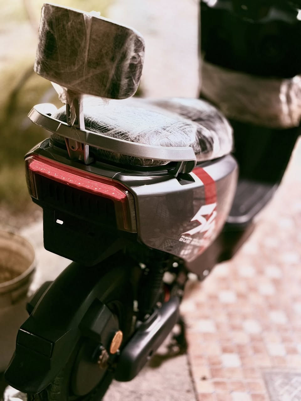 السلام عليكم 
دراجه سكنس شحن للبيع
5 بطاريات حجم كبير
2025
نسبه النظافه 99‎%‎
اما ال1‎%‎ جامرلغ مكبوس فقط 
الممشى 2900
مكاني الخالص قرب السوك
للتواصل ***********
