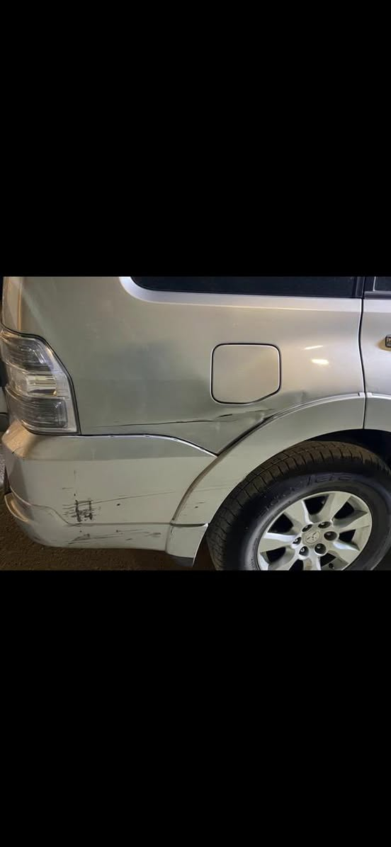 سلام عليكم
باجيرو 2018  رقم سليمانيه تحويل مباشر  حادث موضح بل صوره جاملغ خلفي مصبوغ  مكان السياره بغداد  
السعر 200$ وبيهه مجال 
‭0772 721 0900‬
