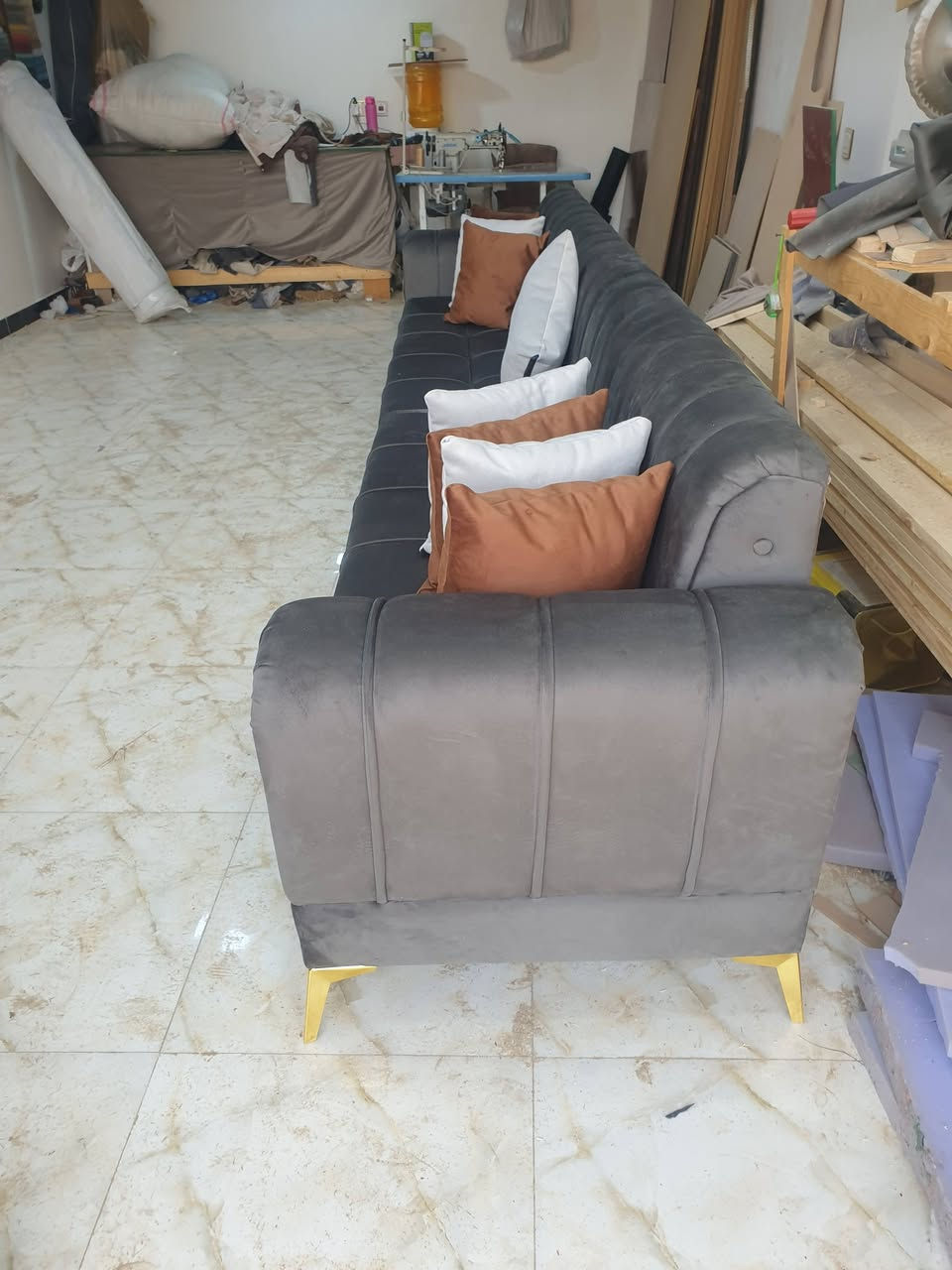 ((للهم صلي على محمد وال محمد ))
تصميم راقي يليق بمنزلك! 🏡✨

📢 تخم جديد تم تركيبه لأحد زبائننا الكرام، بتصميم يجمع بين الأناقة والفخامة!
🛋️ خامات عالية الجودة
🎨 ألوان متناسقة تناسب جميع الأذواق
🛠️ تنفيذ متقن بأدق التفاصيل

🔹 هل ترغب في تجديد أثاث منزلك؟
🔹 أو إعادة تصميم تخمك القديم ليصبح كالجديد؟

📩 تواصل معنا الآن واحصل على تصميم فريد يناسب ذوقك!
العنوان ((كربلاء ))
للاتصال 📞 ((***********))

#دوشمة_كربلاء #تصميم_أثاث #تجديد_الأثاث #فخامة_و_أناقة #تصليح_قنفات #ديكور
