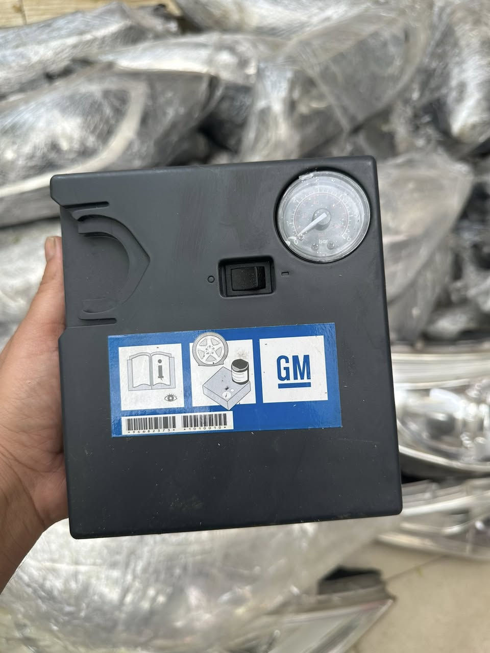 منفاخ اطارات السيارات 
سعر القطعة ٢٥ الف
*********** واتساب 
الخاص مفتوح 
متوفر توصيل لكافة المحافظات ٥ الف
