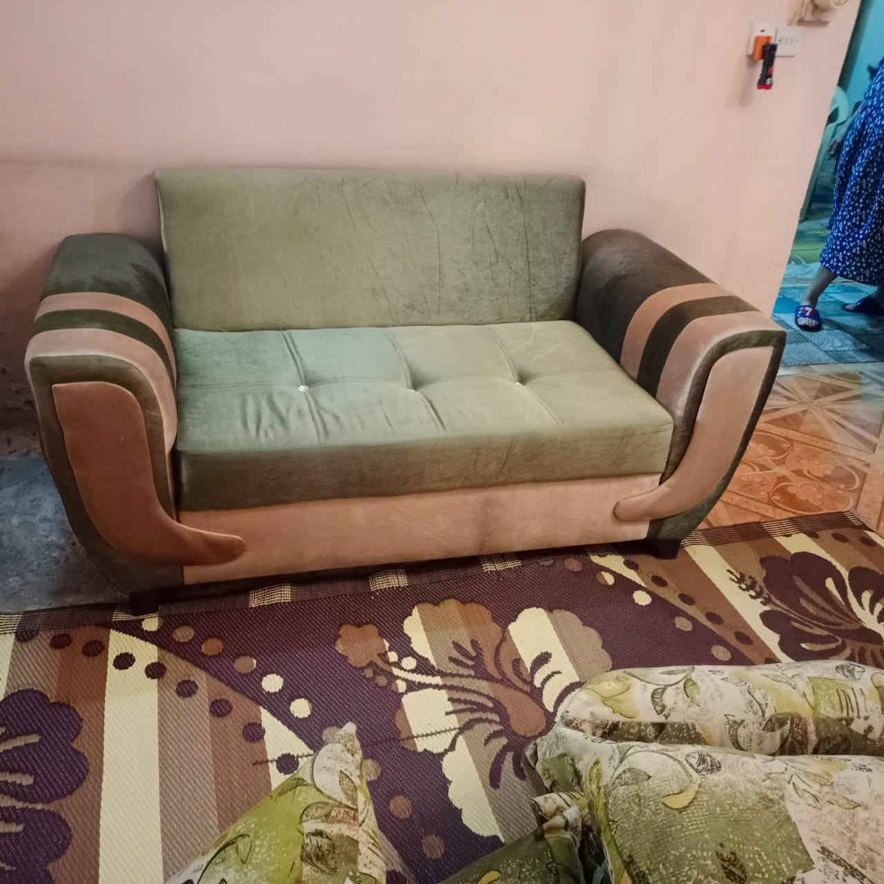 اتصل وتدلل...... تخم جدا نظيف استعمال قليل ..للبيع ....***********
