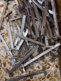 عندي الطوال 20 قطعه واليدات تقريبا فوك ال 100قطعهمكاني بغداد بلديات قي...