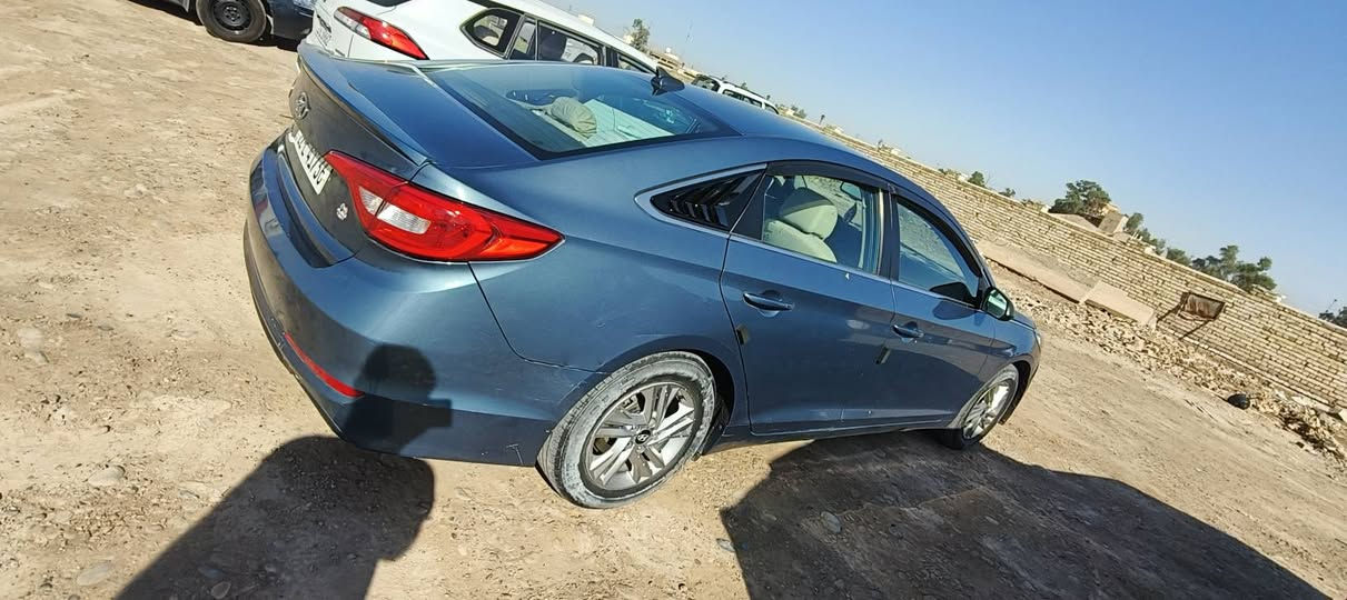 سلام عليكم
سوناتا 2017 امريكي رقم اربيل باسمي رقم وهزة وسنوية جدد
حادث مرفق بالصور جدا بسيط 
قطعتين صبغ فقط الجاملغ الامامي وباب السائق توحيد لون
كير ومكينة تمام
ولا كلوب مشتغل بالدشبول حتة حجر البيئة اصلي مودجود
باتري جديد
تبريد مجمدة 
دوشمة ارضيات وكراسي وصندوق 
غرفتهة كلش جديدة 
صدرهة كلة جديد 
شاشة وكاميرا اصليات من احمد الزيرجاوي ب200 الف
مكان السيارة بغداد الشعب 
سعر السيارة ب117 بيهة مجال تجي تشوف وبخدمتك 

***********

