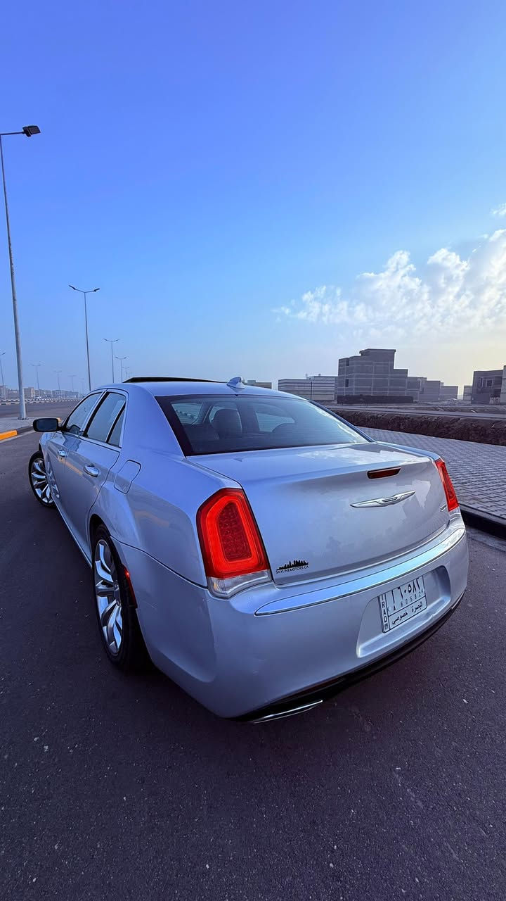 سلام عليكم اوباما للبيع كندي عداد 260 بنيد مبدل اصلي جاملغ امامي مصبوغ  السياره رقم بصره  باسمي سنويه ورقم جديد  السياره گير و مكينه وحداده على البلاد ماشيه 110 
المكان البصرة القرنة 
السعر 217 وبيه مجال بسيط 
الاستفسار ***********
